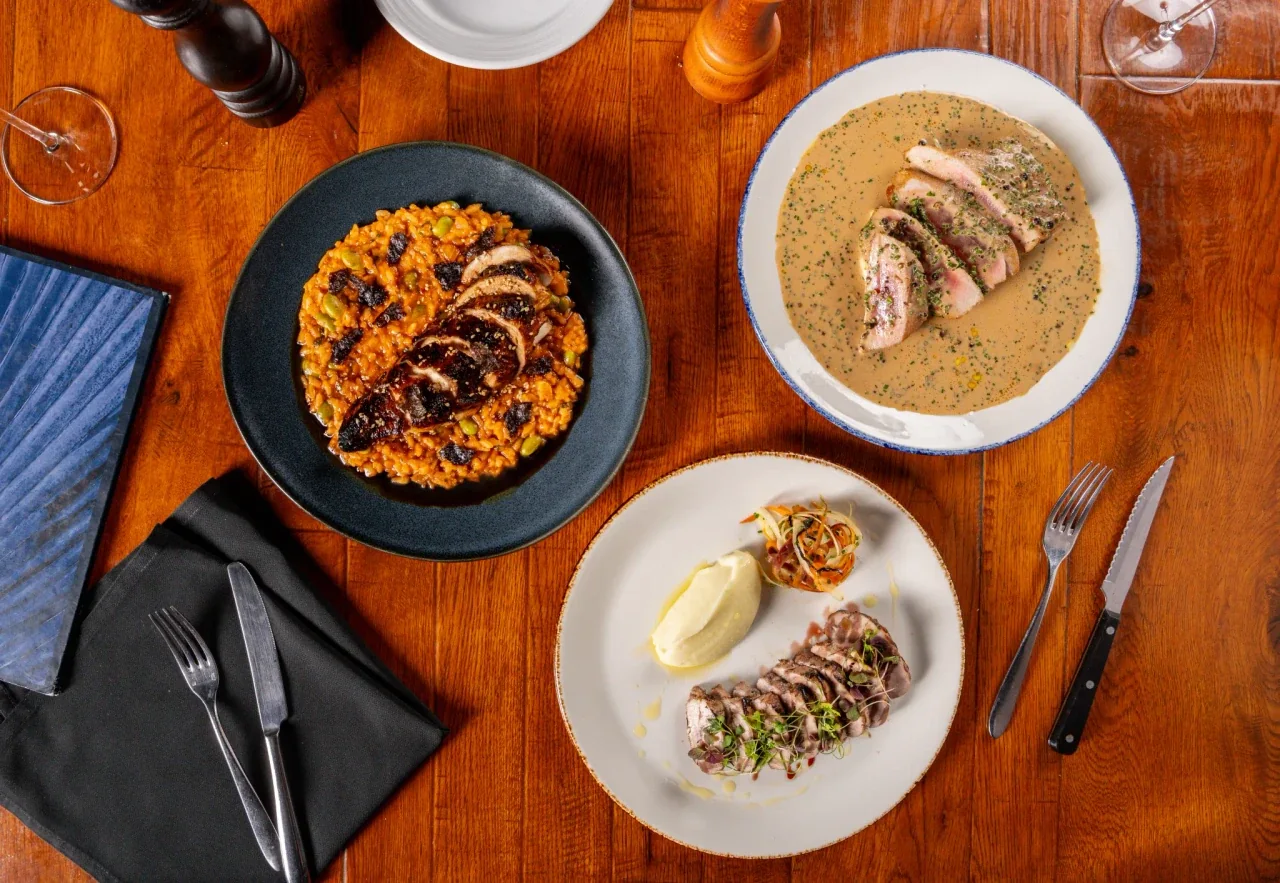 Alaska and Hawaiian chef-curated premium cabin dish