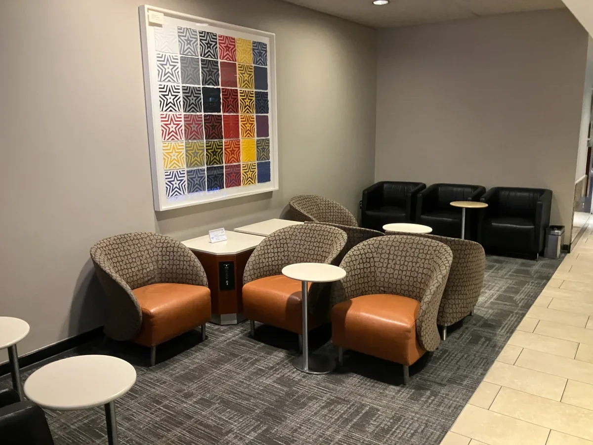 Main seating area of the DCA Admirals Club