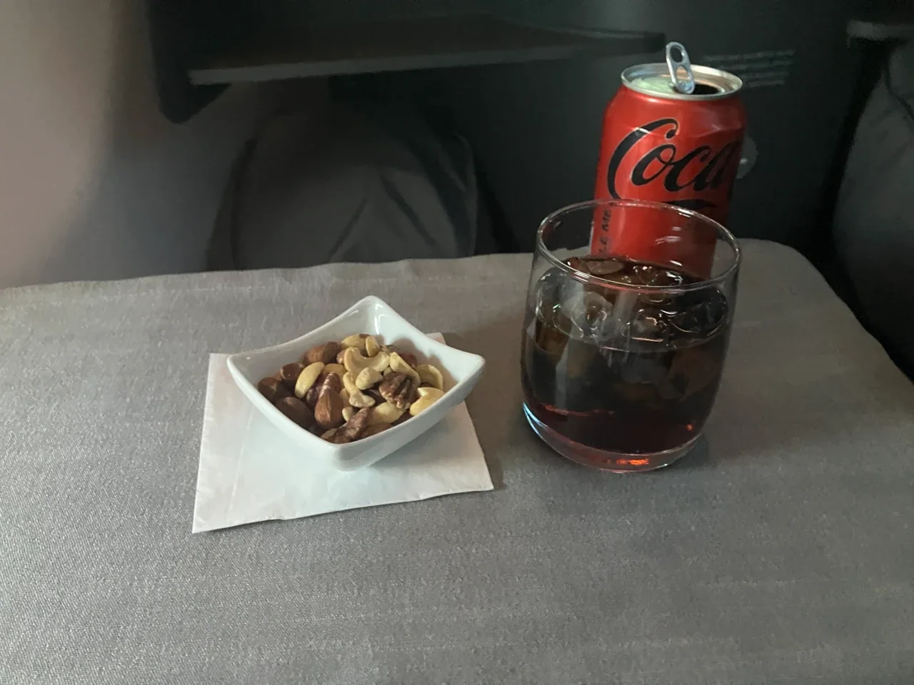 Warm nuts and drink on the AA A321T