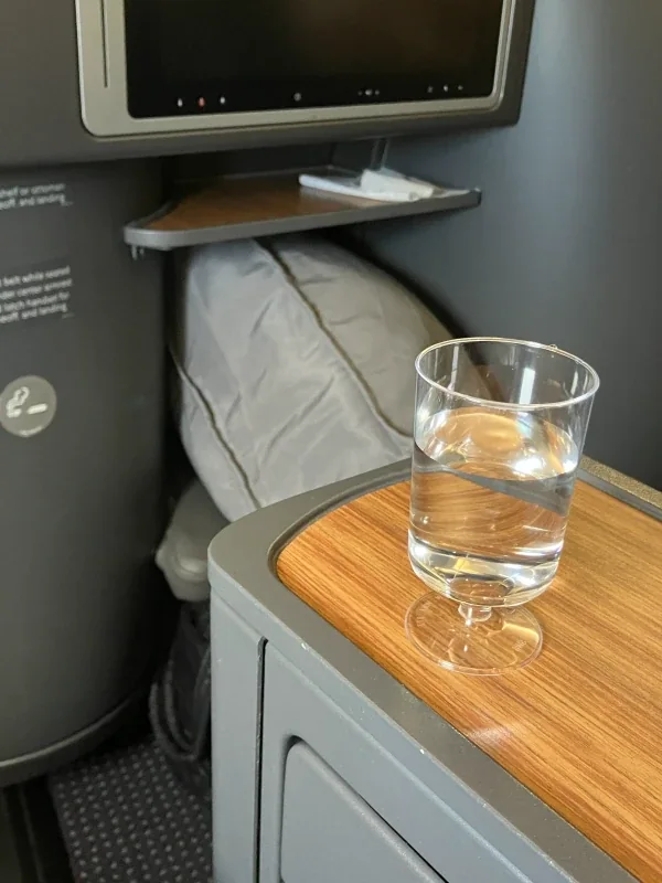 AA A321T pre-departure beverage