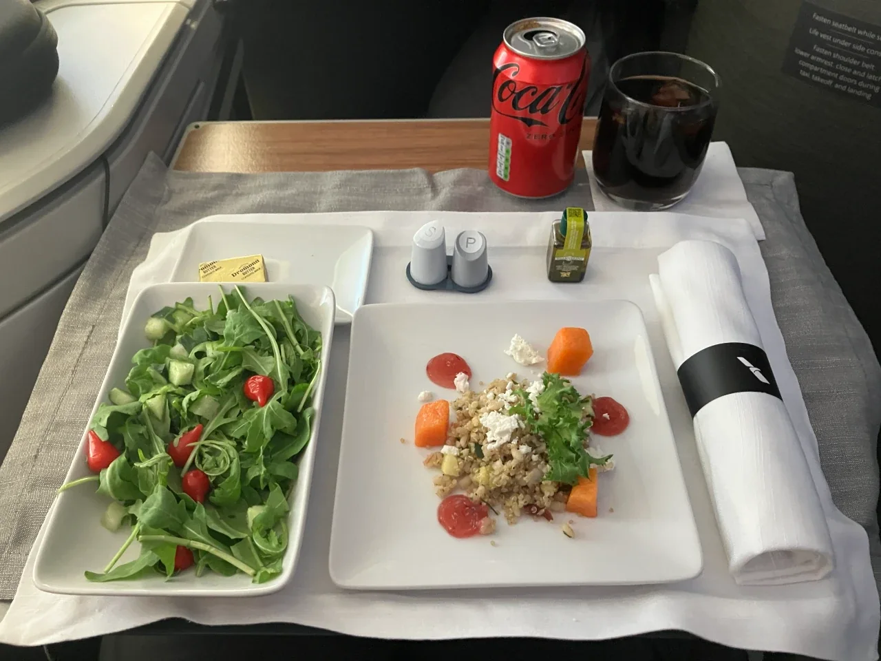 AA 235 FCO–JFK salad small plate