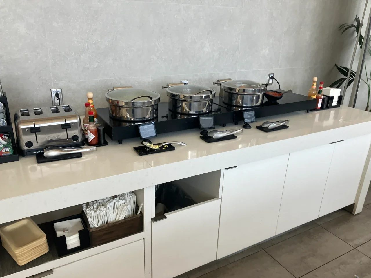 Food and beverage at the LAX TBIT temporary Admirals Club