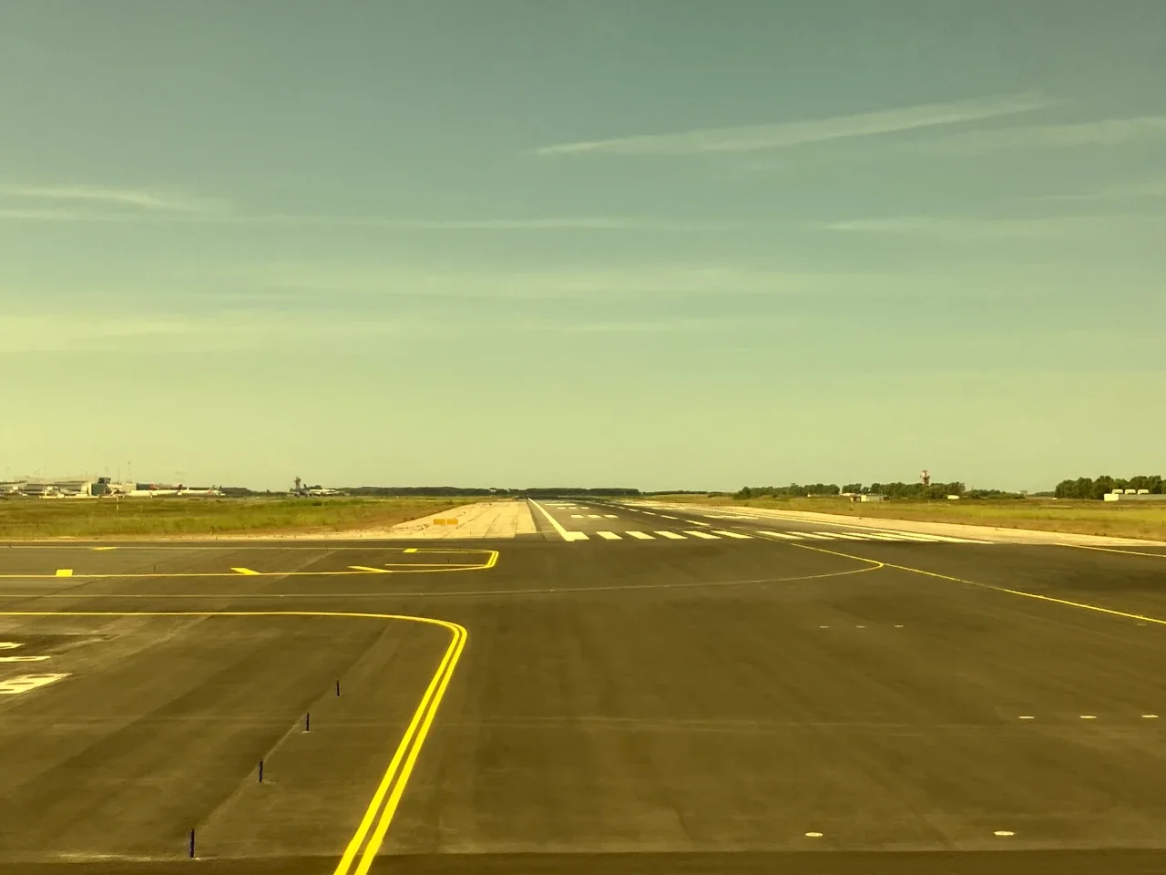 AA 235 FCO–JFK runway 25
