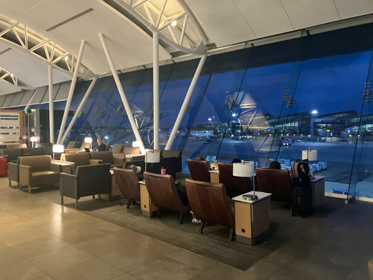 AA LAX Flagship Lounge