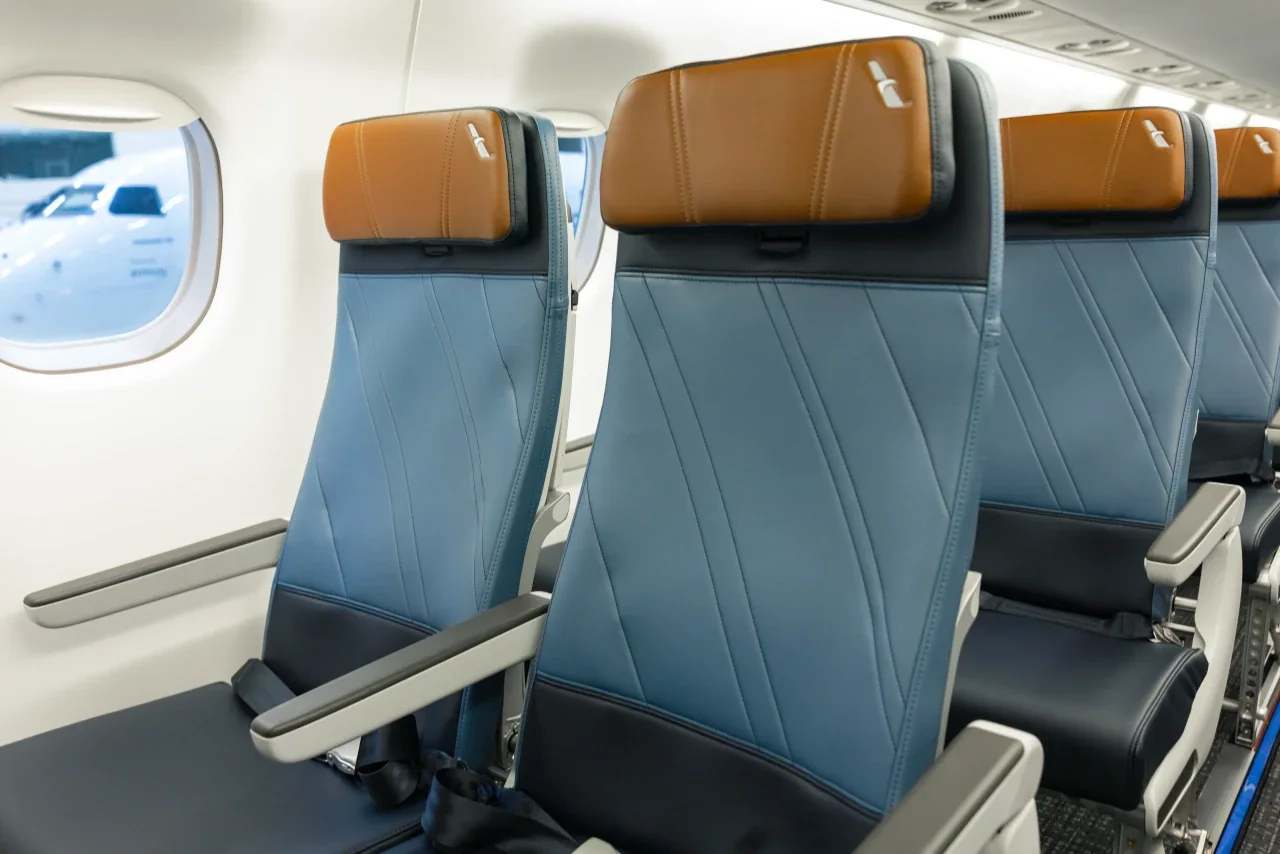 American Eagle E175 cabin with new RECARO seats