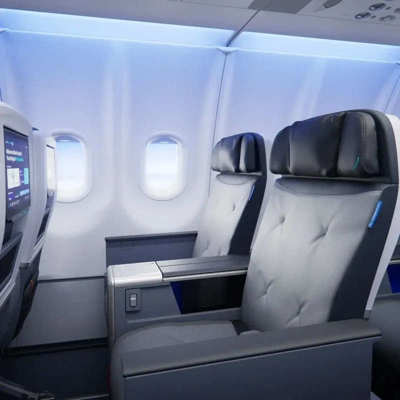 JetBlue BlueFirst wide recliner seat