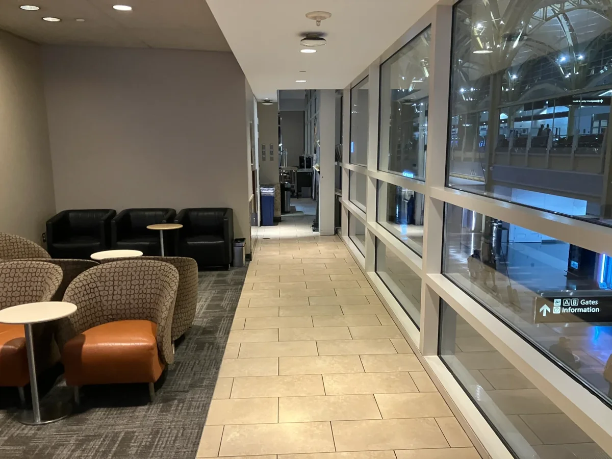 Tables and seating at the DCA C-gate Admirals Club